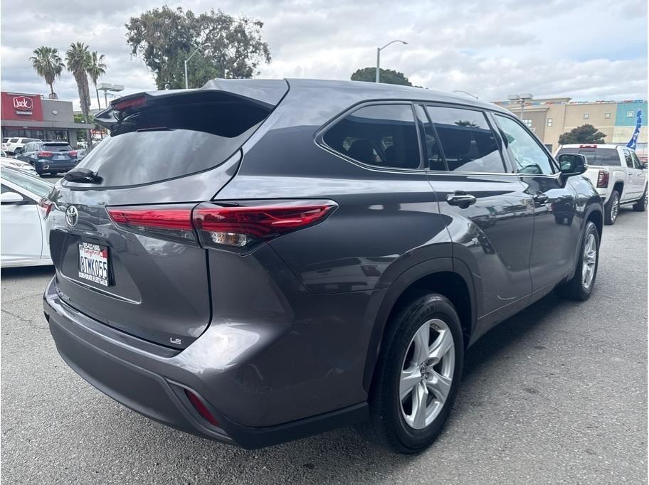 Toyota Highlander LE FWD V6 2021