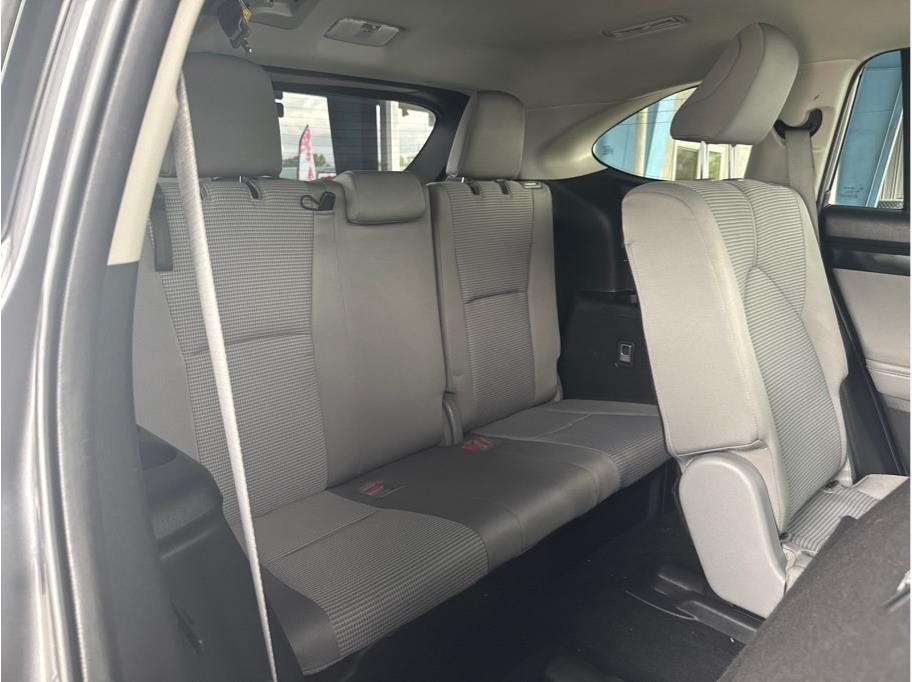 Toyota Highlander LE FWD V6 2021