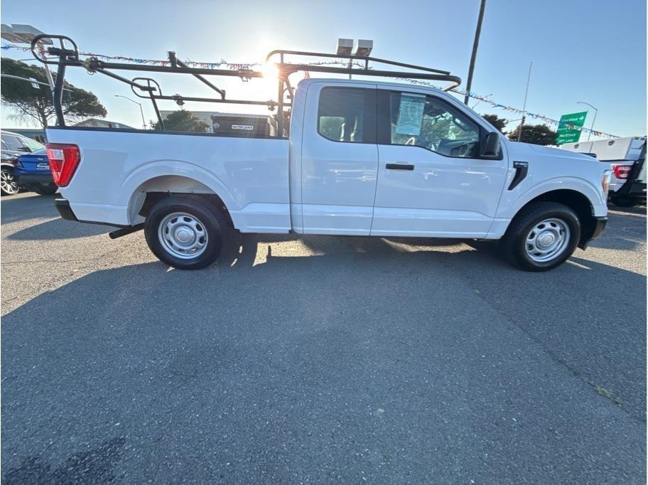 Ford F-150 XL SuperCab 8-ft. 2WD 2022