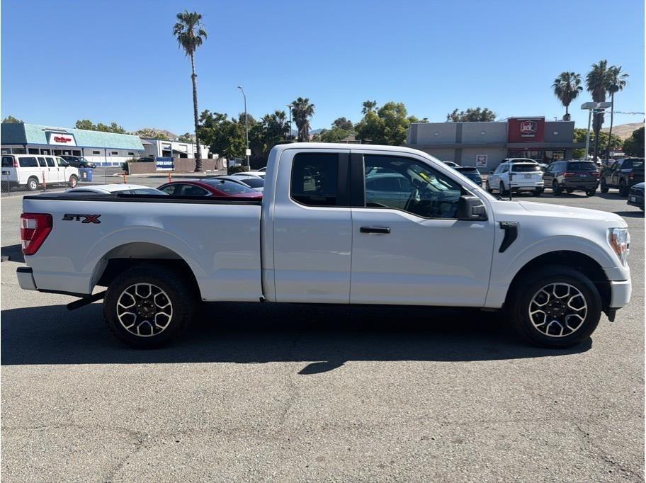 Ford F-150 XL SuperCab 8-ft. 2WD 2021