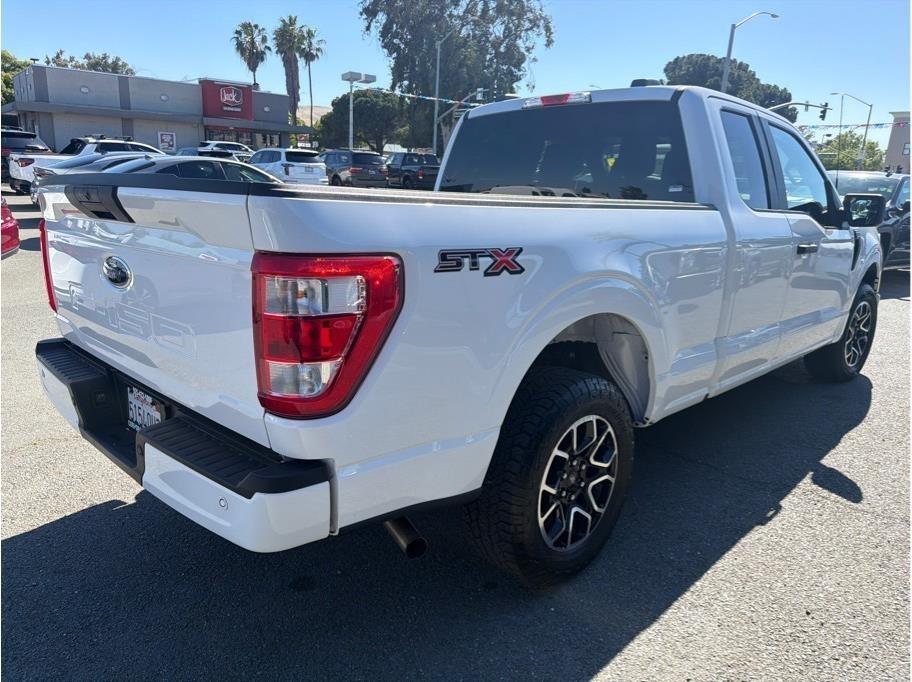 Ford F-150 XL SuperCab 8-ft. 2WD 2021