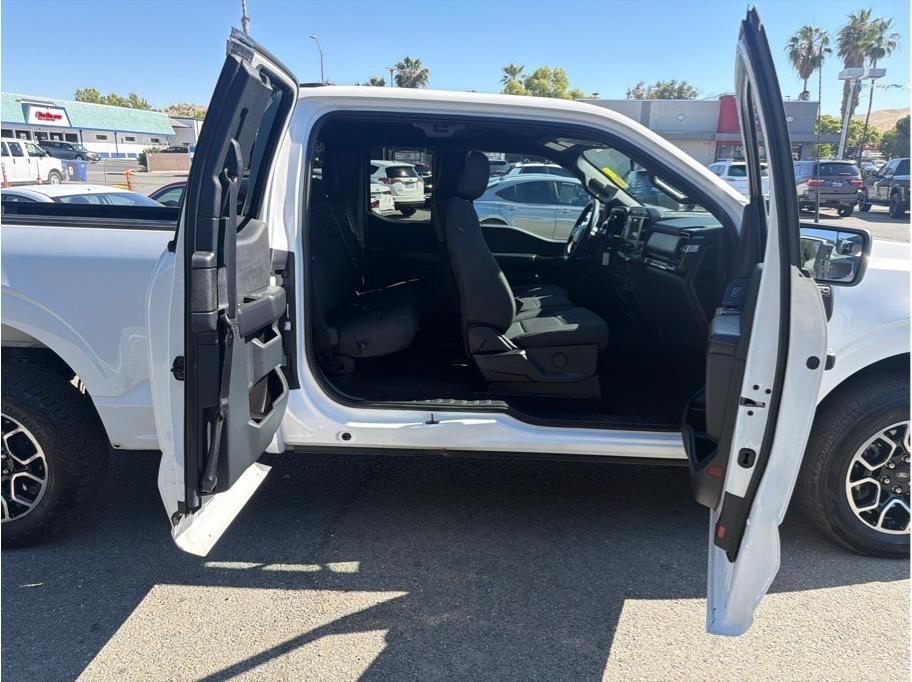 Ford F-150 XL SuperCab 8-ft. 2WD 2021