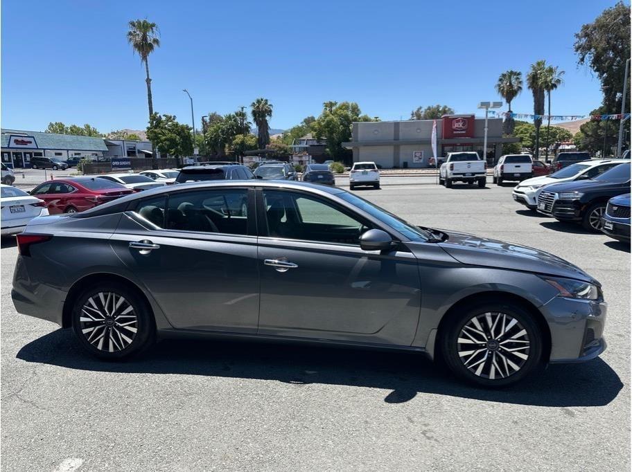 Nissan Altima 2.5 SV 2023