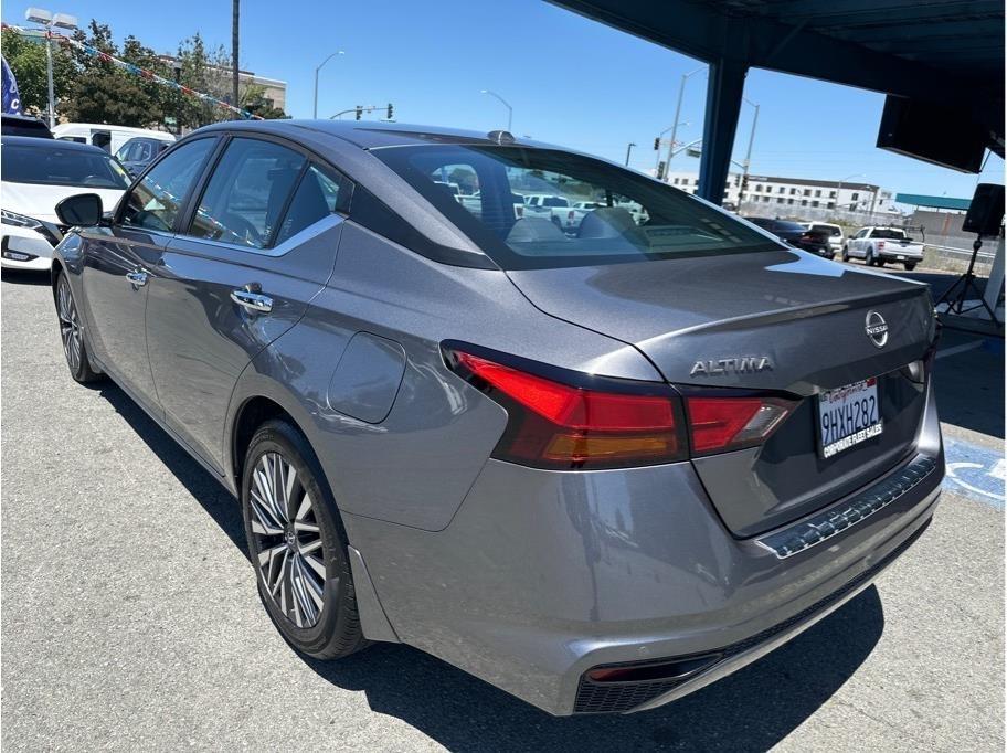 Nissan Altima 2.5 SV 2023
