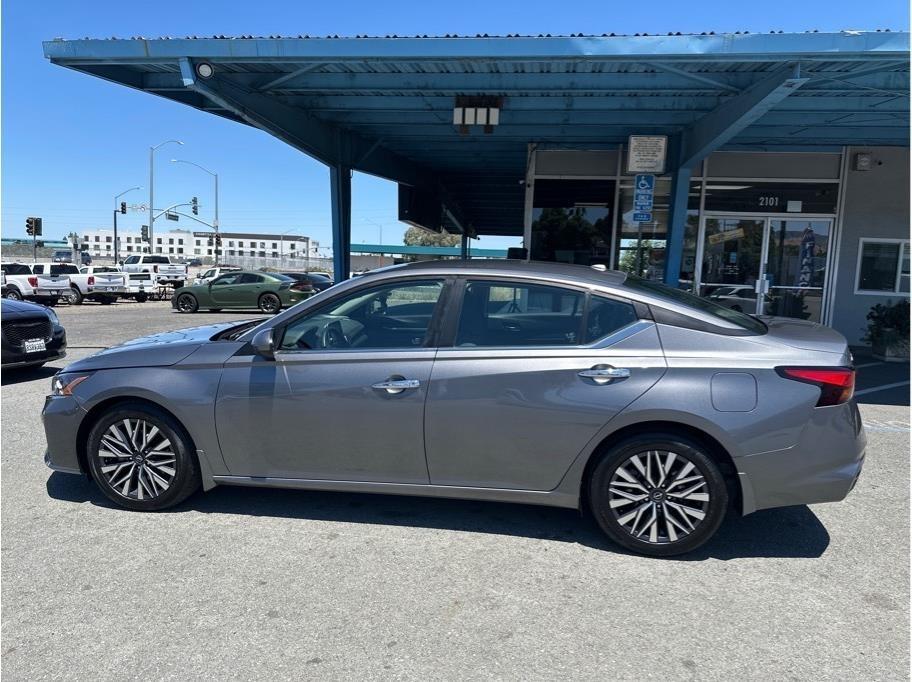 Nissan Altima 2.5 SV 2023