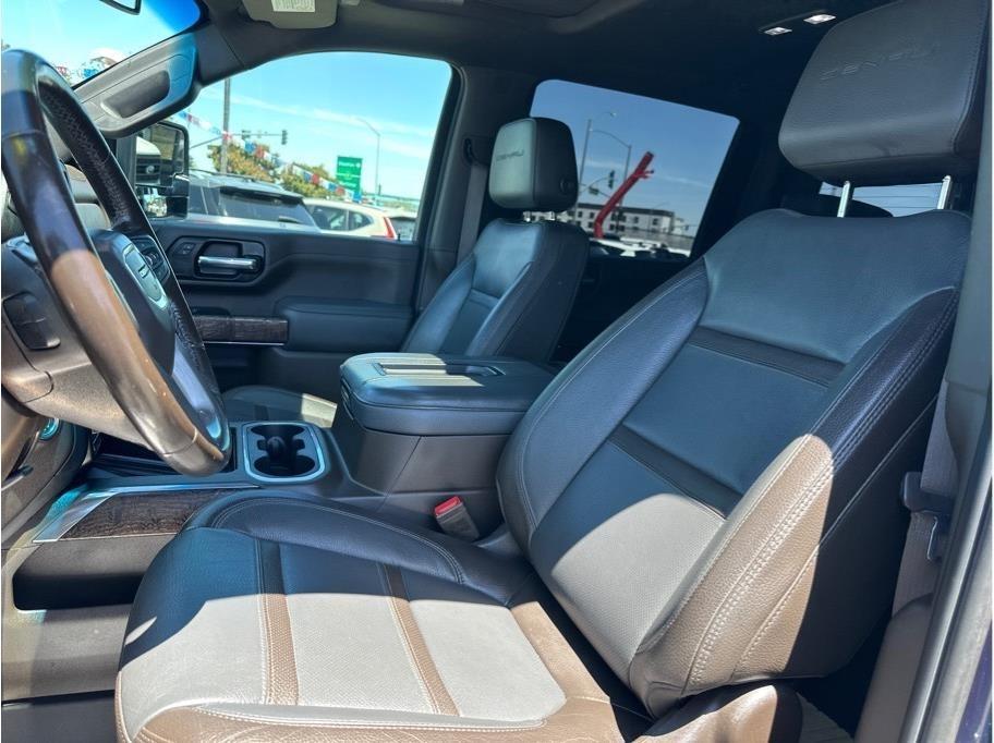 GMC Sierra 3500HD Denali Crew Cab 4WD 2022
