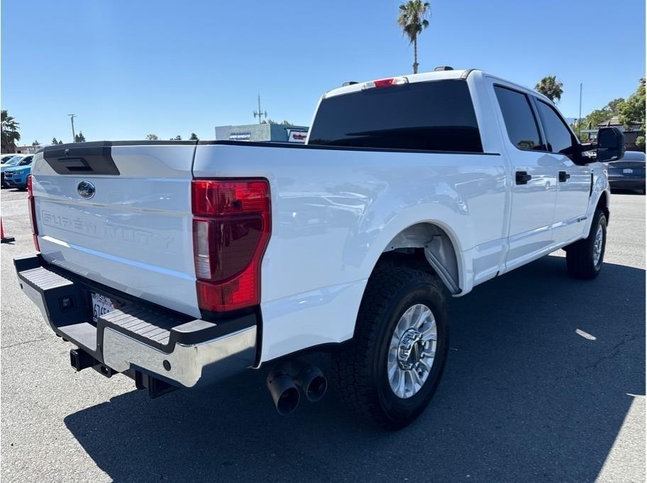 Ford F-250 SD XLT Crew Cab 4WD 2022