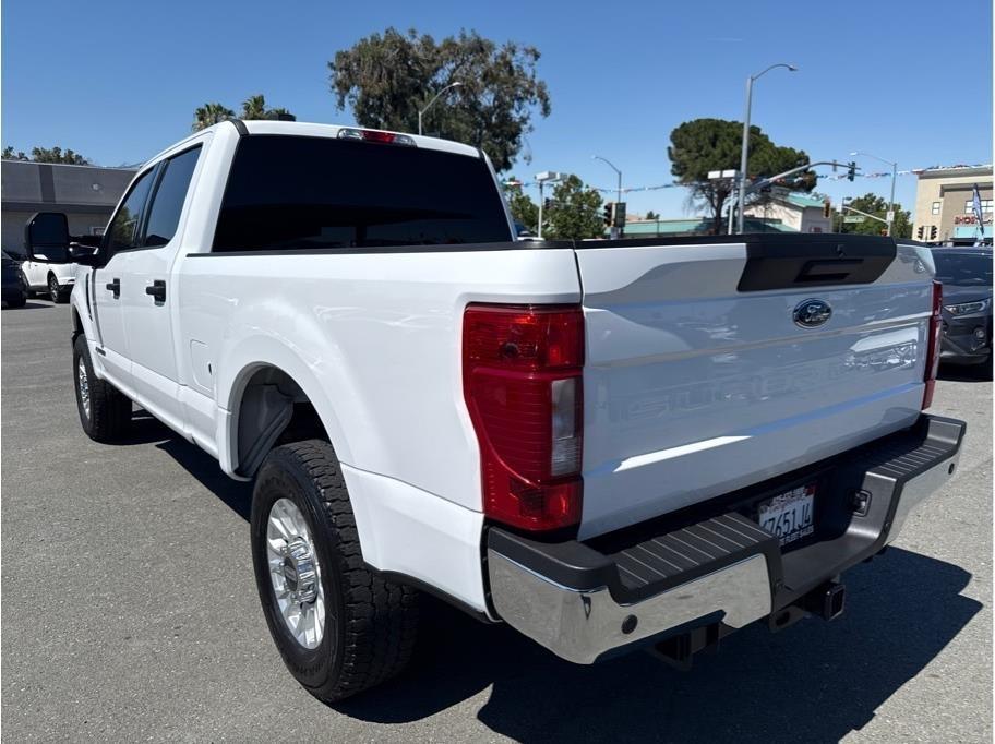 Ford F-250 SD XLT Crew Cab 4WD 2022
