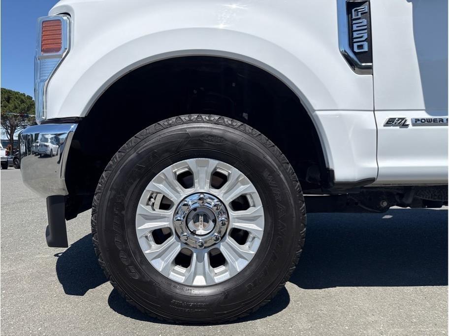 Ford F-250 SD XLT Crew Cab 4WD 2022