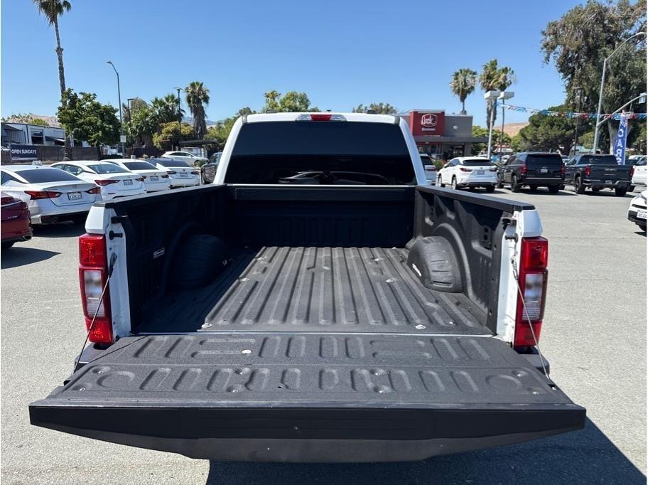 Ford F-250 SD XLT Crew Cab 4WD 2022