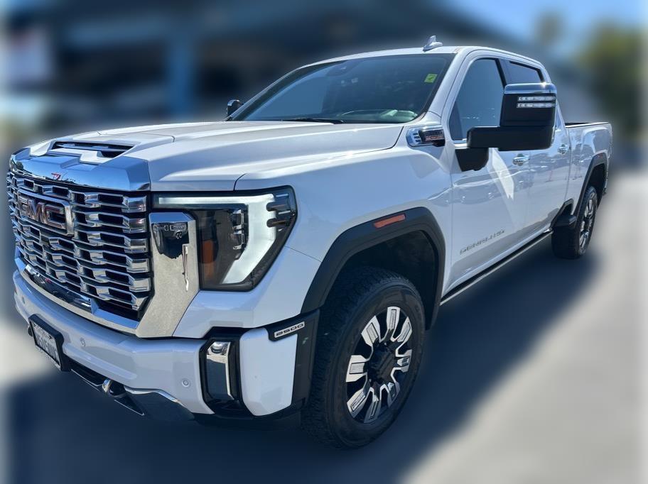 GMC Sierra 2500HD Denali Crew Cab 4WD SB 2024