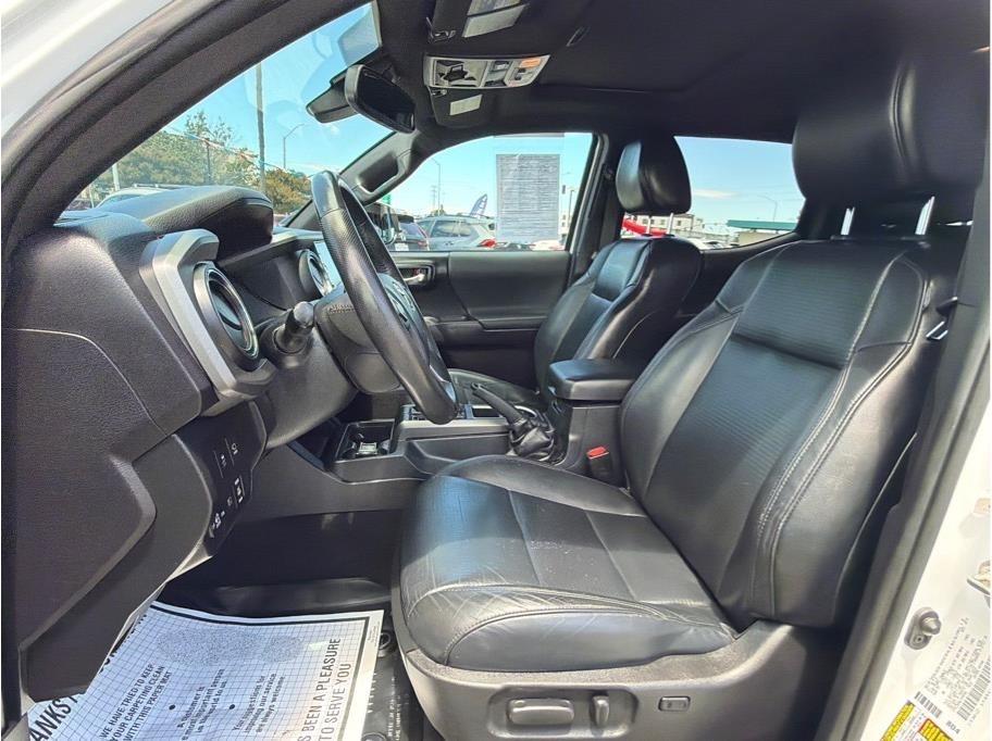 Toyota Tacoma SR5 Double Cab Long Bed V6 6AT 4WD 2020