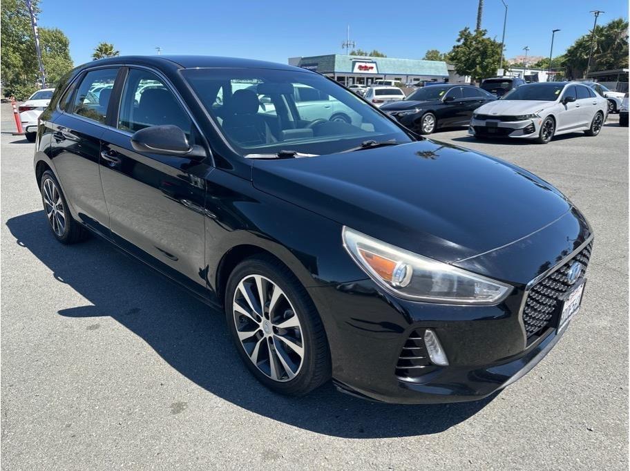 Hyundai Elantra GT Base 6A 2019
