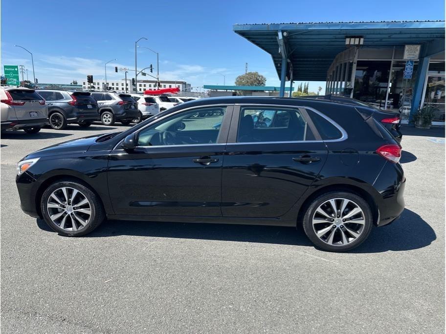 Hyundai Elantra GT Base 6A 2019