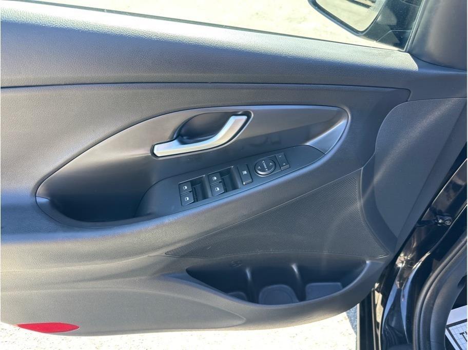 Hyundai Elantra GT Base 6A 2019