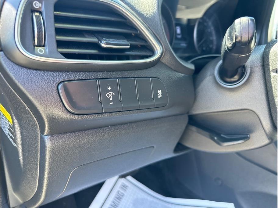 Hyundai Elantra GT Base 6A 2019