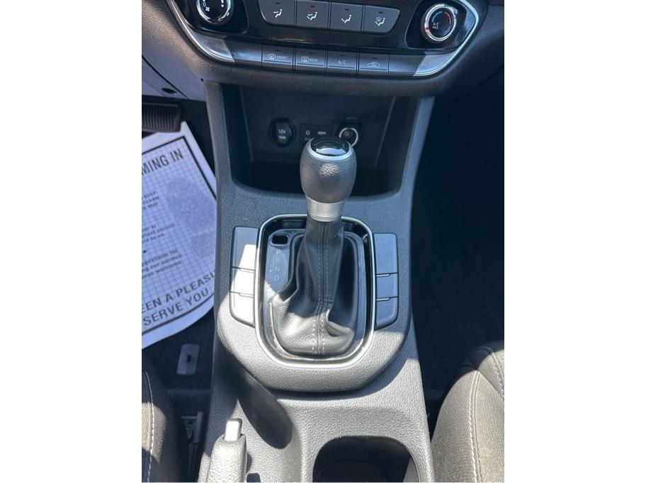 Hyundai Elantra GT Base 6A 2019