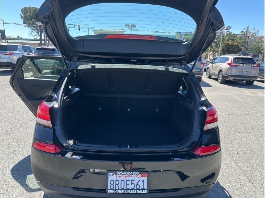 Hyundai Elantra GT Base 6A 2019