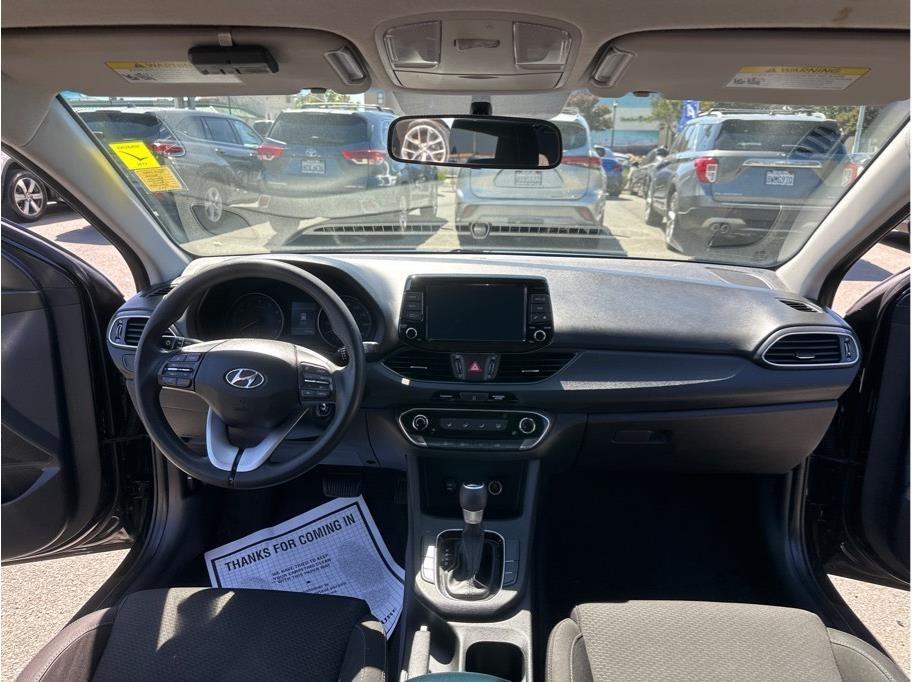 Hyundai Elantra GT Base 6A 2019