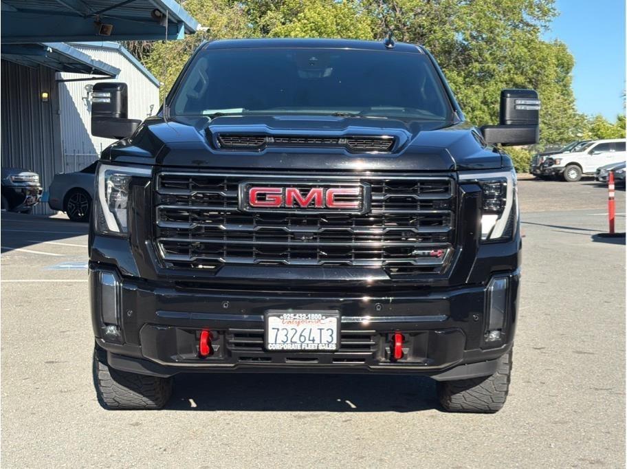 GMC Sierra 2500HD AT4 Crew Cab 4WD 2024
