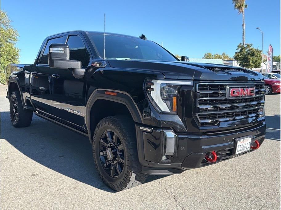 GMC Sierra 2500HD AT4 Crew Cab 4WD 2024