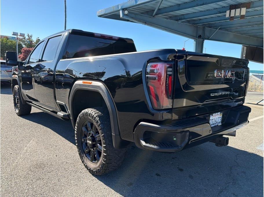 GMC Sierra 2500HD AT4 Crew Cab 4WD 2024