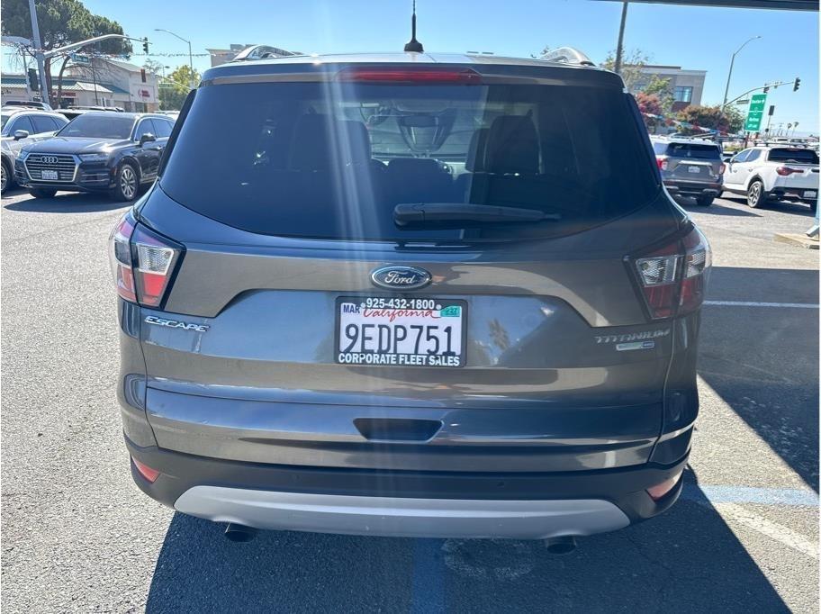 Ford Escape Titanium 4WD 2017