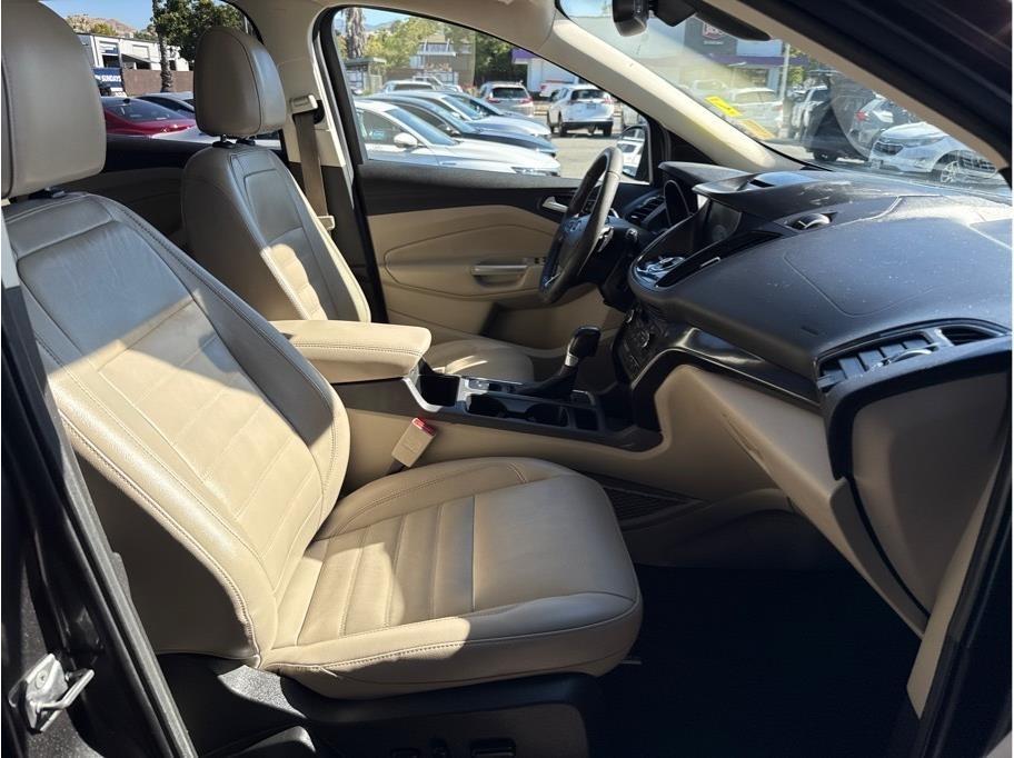 Ford Escape Titanium 4WD 2017