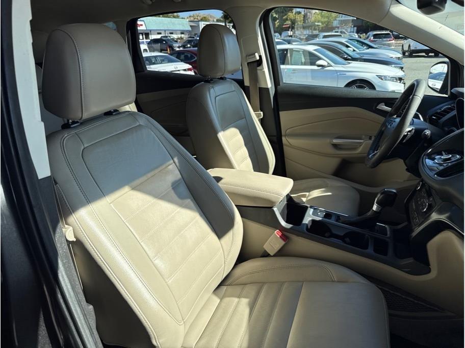 Ford Escape Titanium 4WD 2017