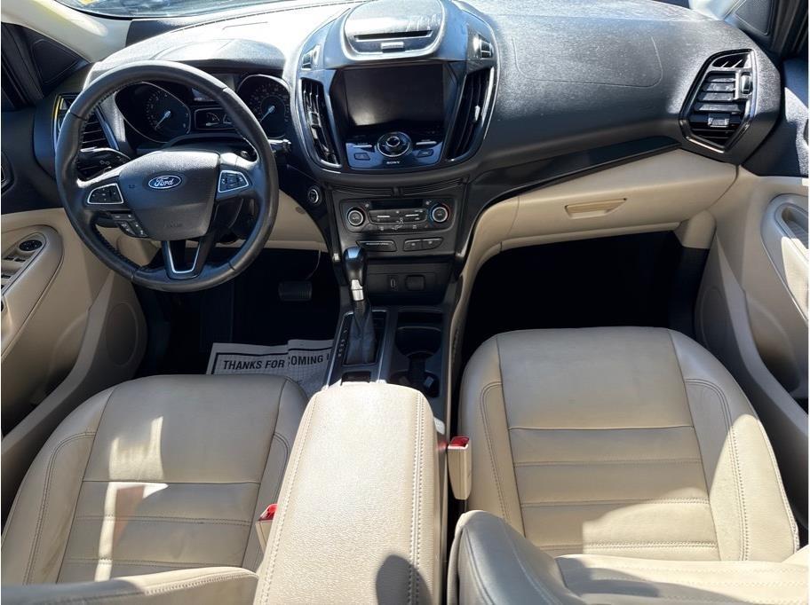 Ford Escape Titanium 4WD 2017