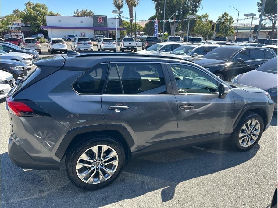 Toyota RAV4 XLE Premium 2019
