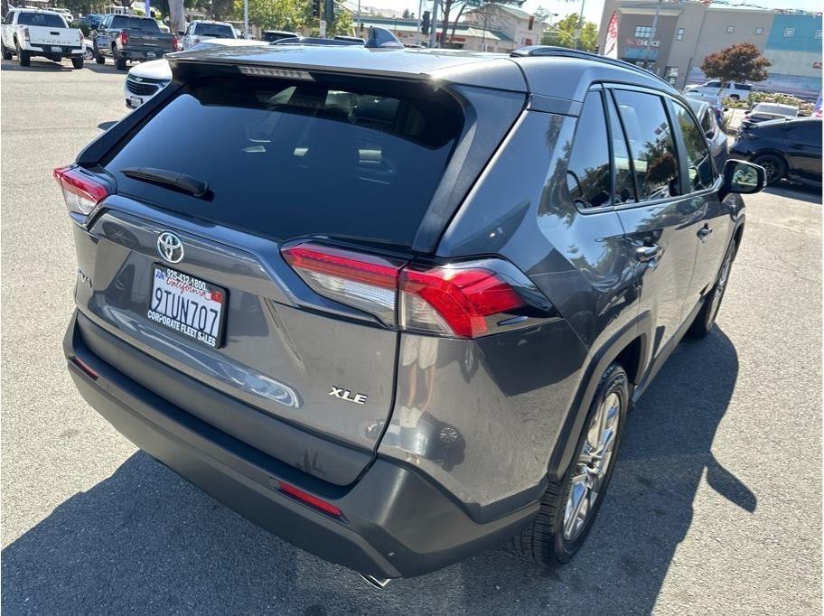 Toyota RAV4 XLE Premium 2019