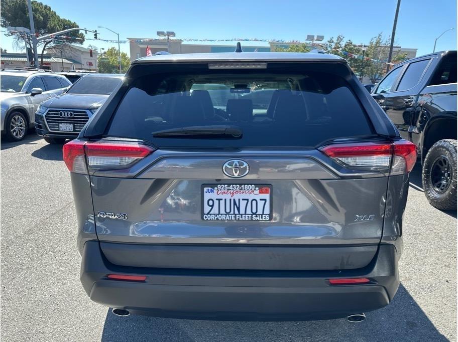 Toyota RAV4 XLE Premium 2019