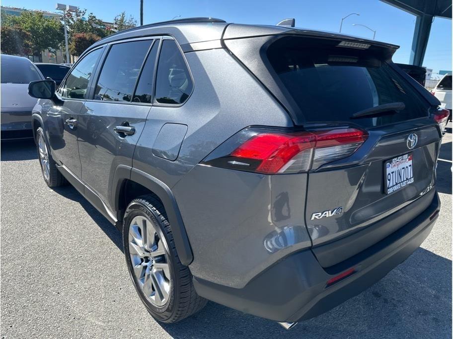 Toyota RAV4 XLE Premium 2019