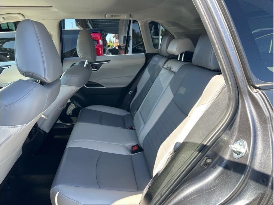 Toyota RAV4 XLE Premium 2019