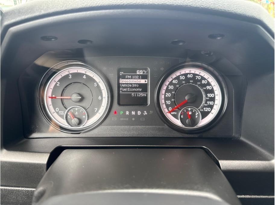 RAM 1500 Classic Tradesman Crew Cab SWB 2WD 2024