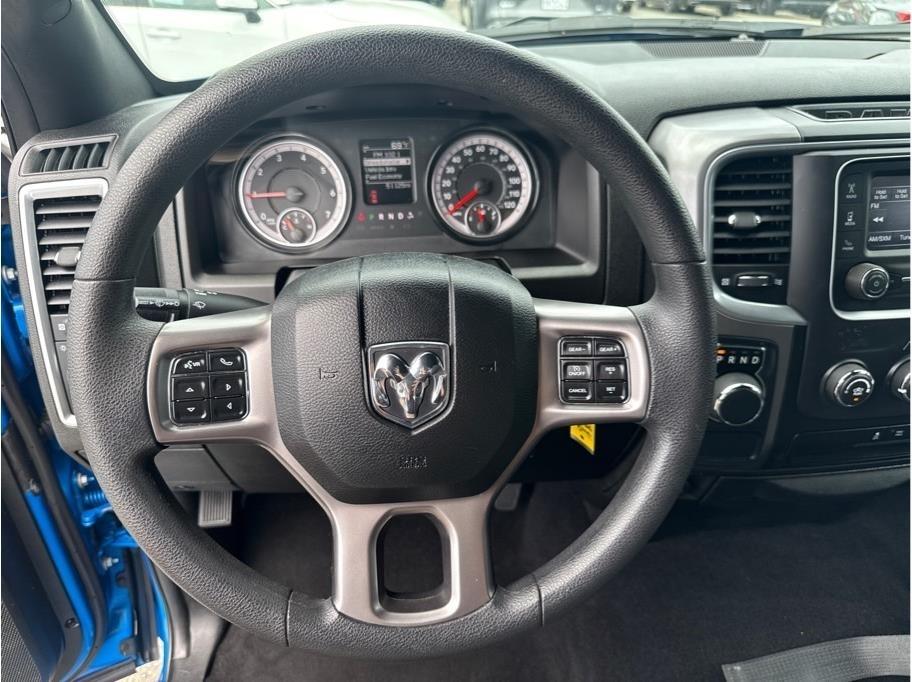 RAM 1500 Classic Tradesman Crew Cab SWB 2WD 2024