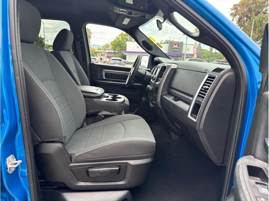 RAM 1500 Classic Tradesman Crew Cab SWB 2WD 2024
