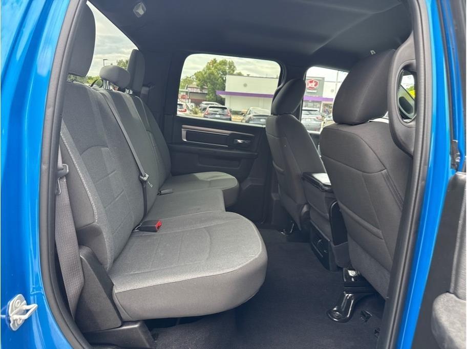 RAM 1500 Classic Tradesman Crew Cab SWB 2WD 2024