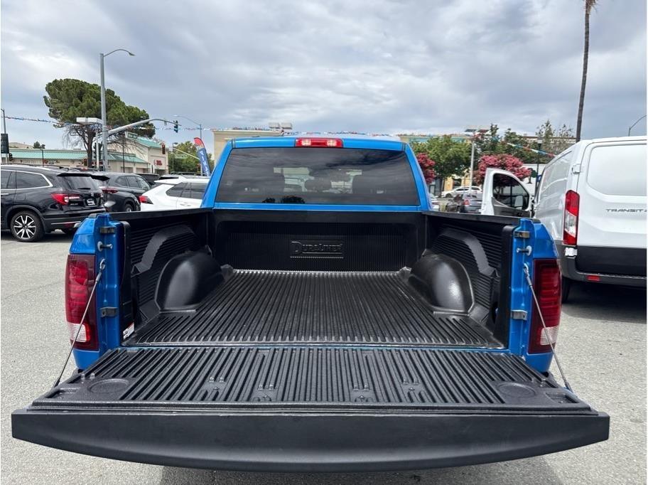 RAM 1500 Classic Tradesman Crew Cab SWB 2WD 2024