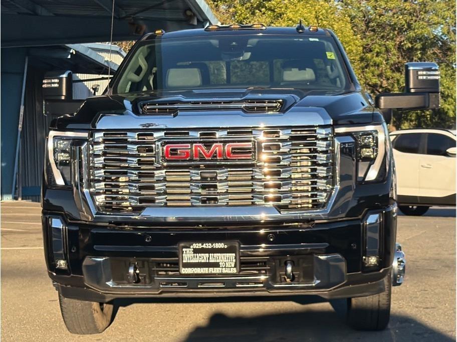 GMC Sierra 3500HD Denali Crew Cab 4WD 2024