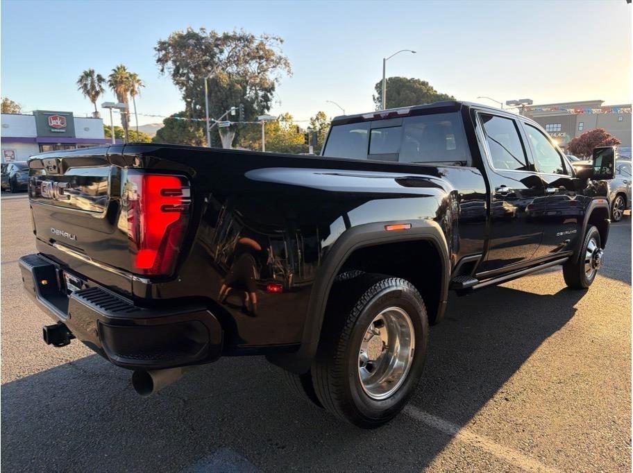 GMC Sierra 3500HD Denali Crew Cab 4WD 2024