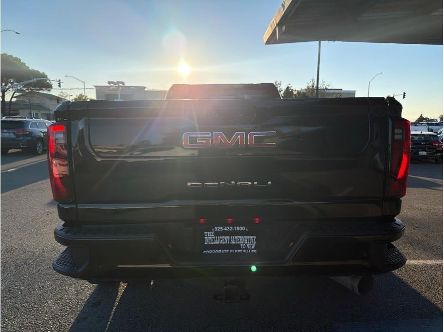 GMC Sierra 3500HD Denali Crew Cab 4WD 2024