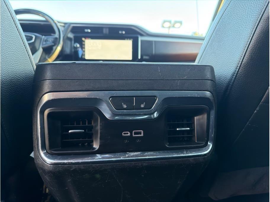 GMC Sierra 3500HD Denali Crew Cab 4WD 2024