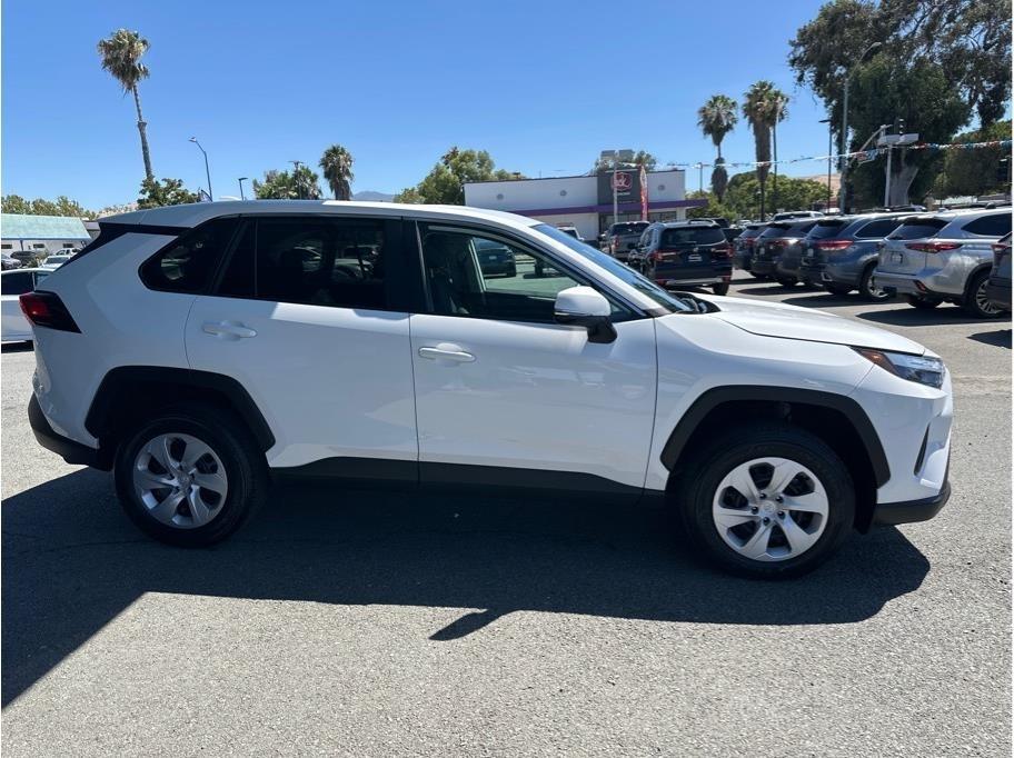 Toyota RAV4 LE 2024