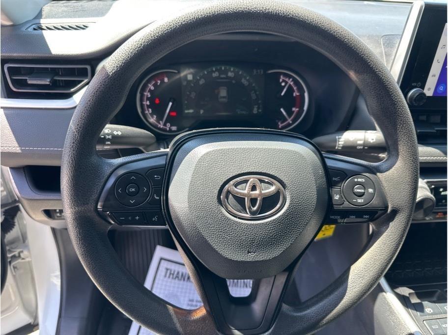 Toyota RAV4 LE 2024