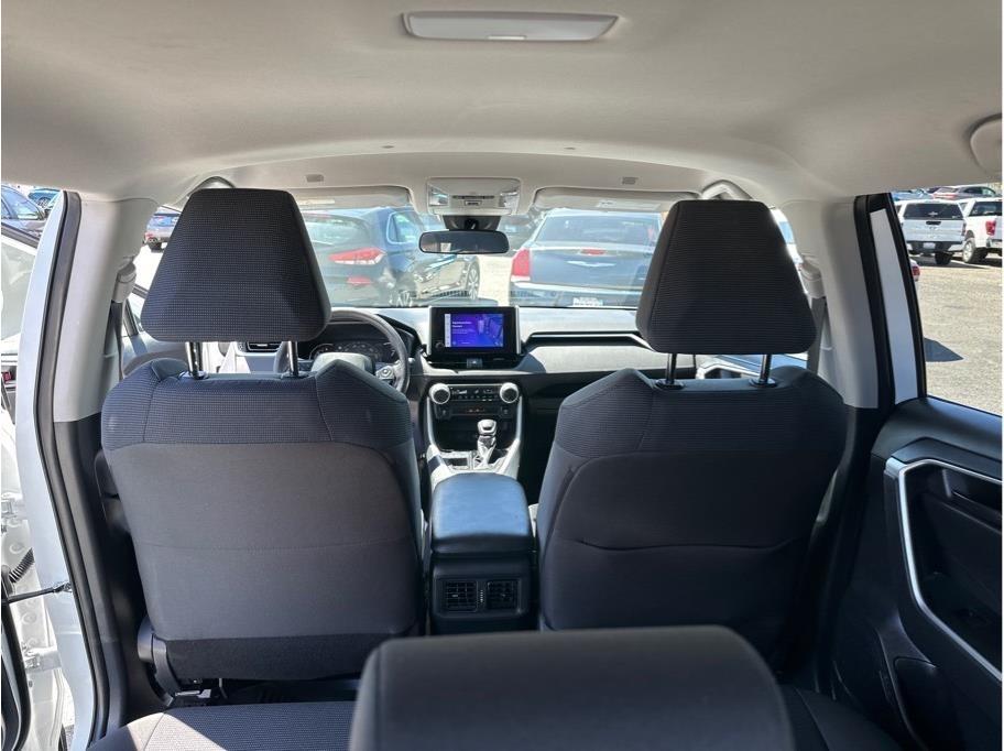 Toyota RAV4 LE 2024