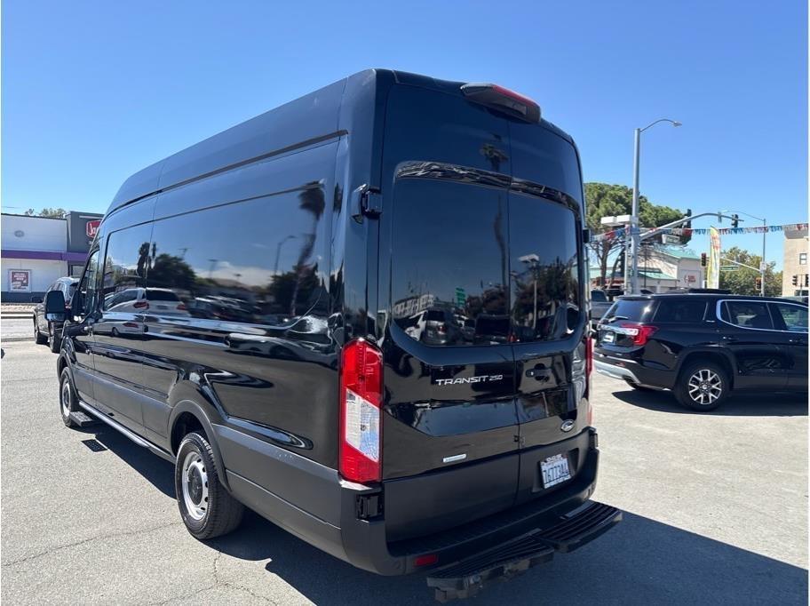Ford Transit 250 Van High Roof w/Sliding Pass. 148-in. WB EL 2023