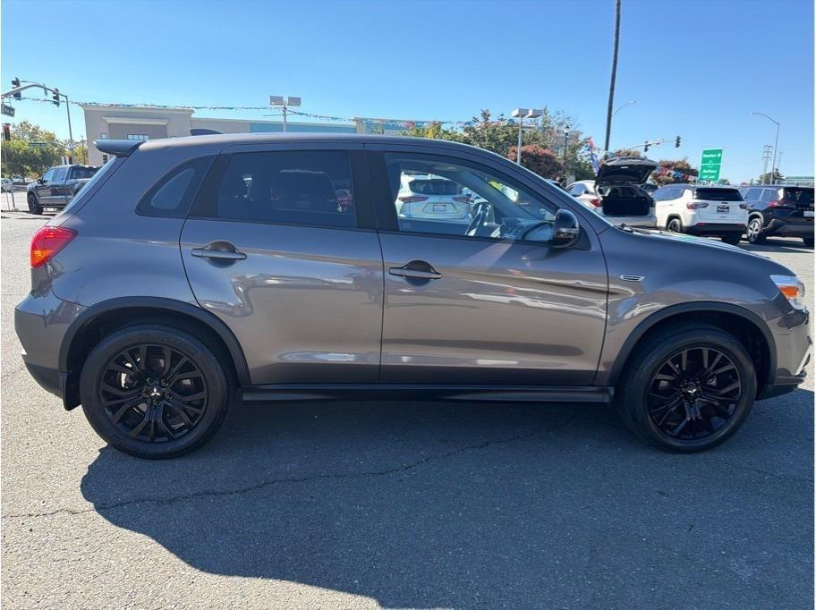 Mitsubishi Outlander Sport 2.0 ES 5M 2018