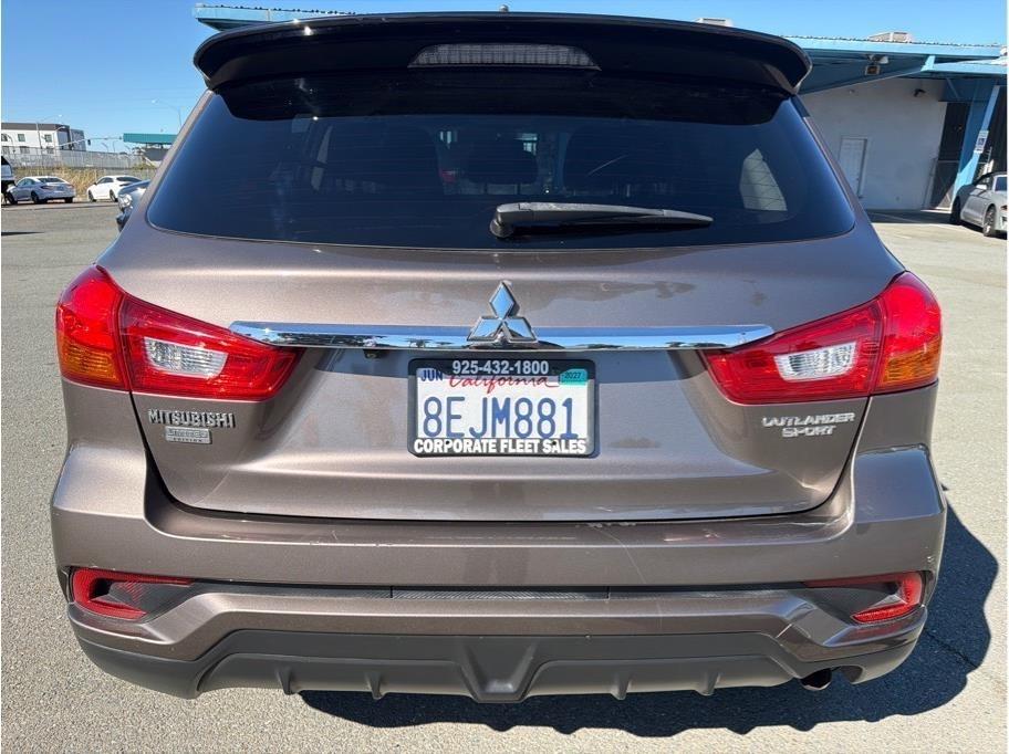 Mitsubishi Outlander Sport 2.0 ES 5M 2018